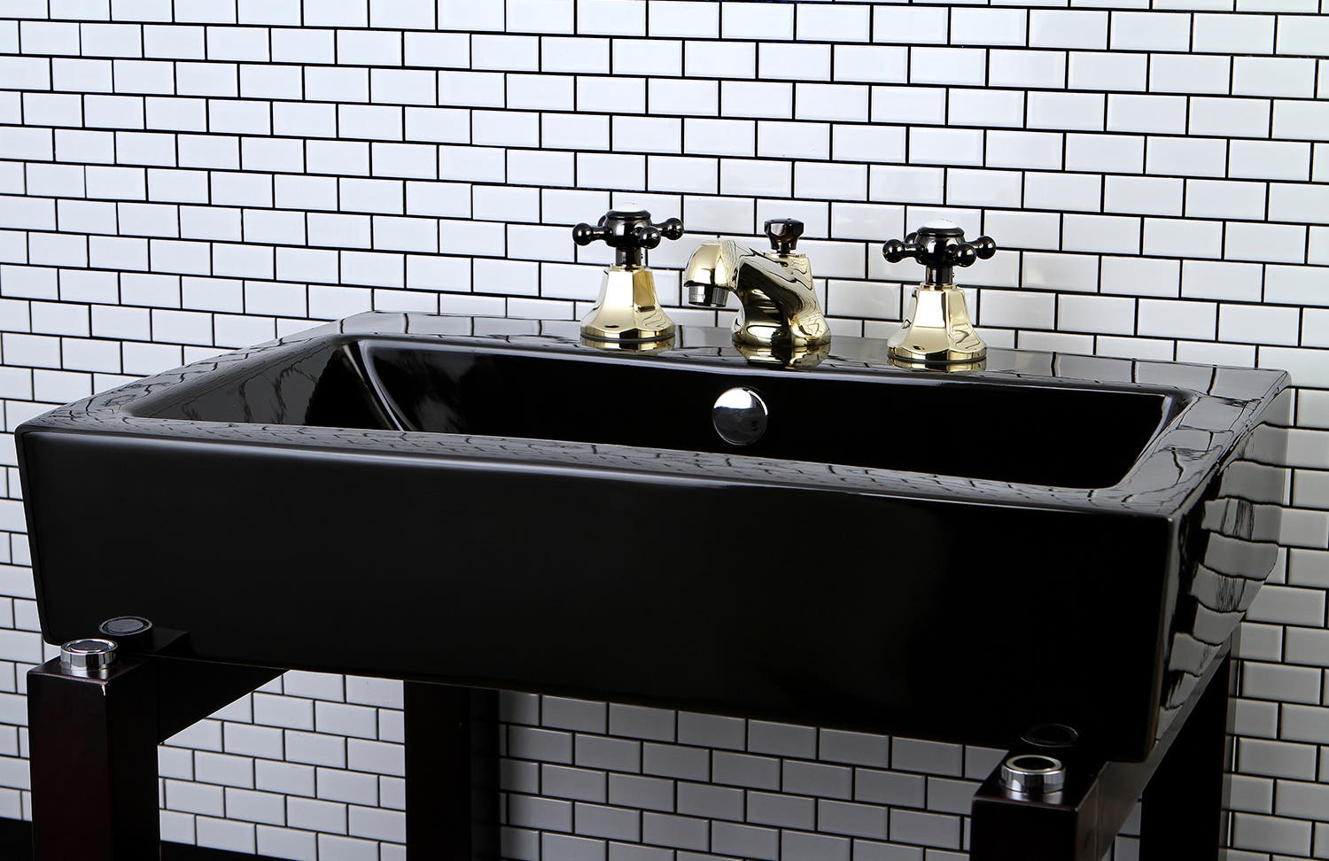 Back in black: Introducing the trendiest finishes for 2018