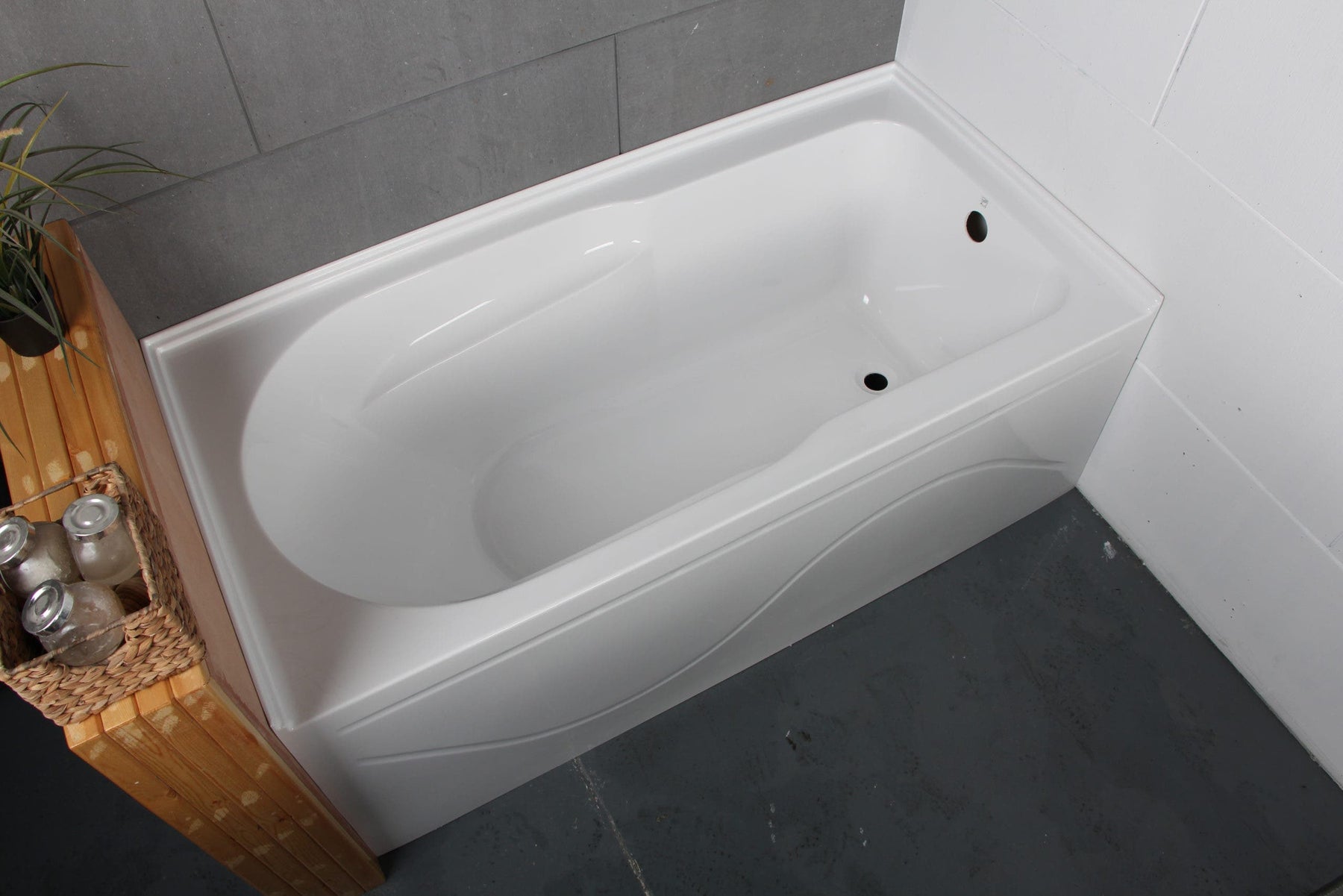 Ways to Maintain Alcove Bathtubs