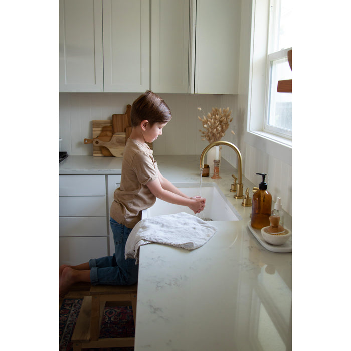 Arcticstone GKFA301810BC 30-Inch Solid Surface White Stone Apron-Front Single Bowl Farmhouse Kitchen Sink, Matte White