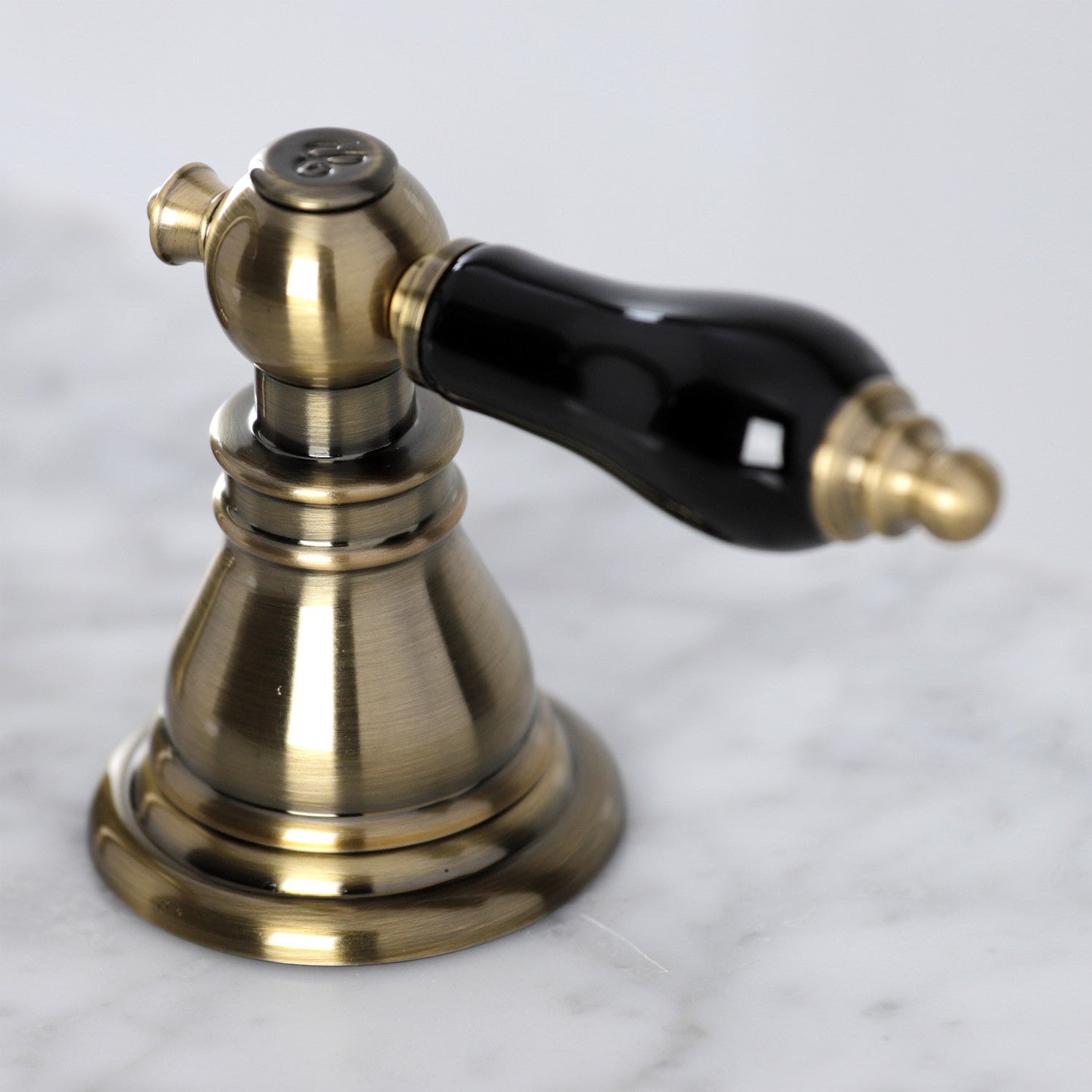 Duchess 8 inch Widespread 2-Handle Bathroom Faucet in Antique Brass