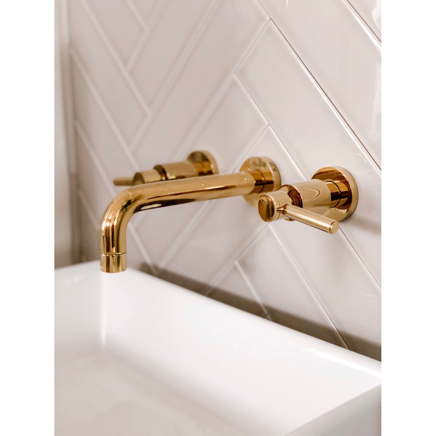 Kingston Brass KS7122NL 8-Inch Center Wall Mount Bathroom Faucet